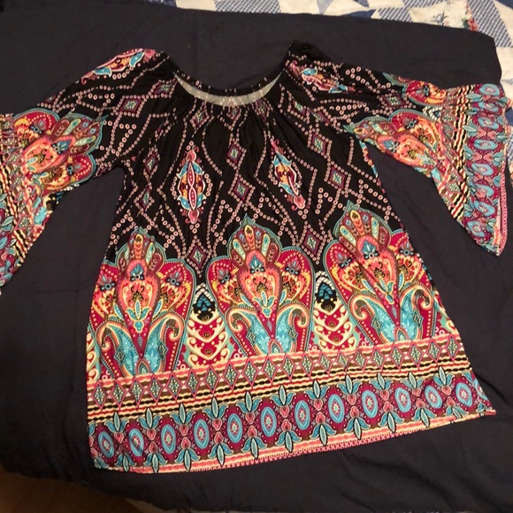 Tops - ⭐️ 5/$20 ⭐️ Tunic top
